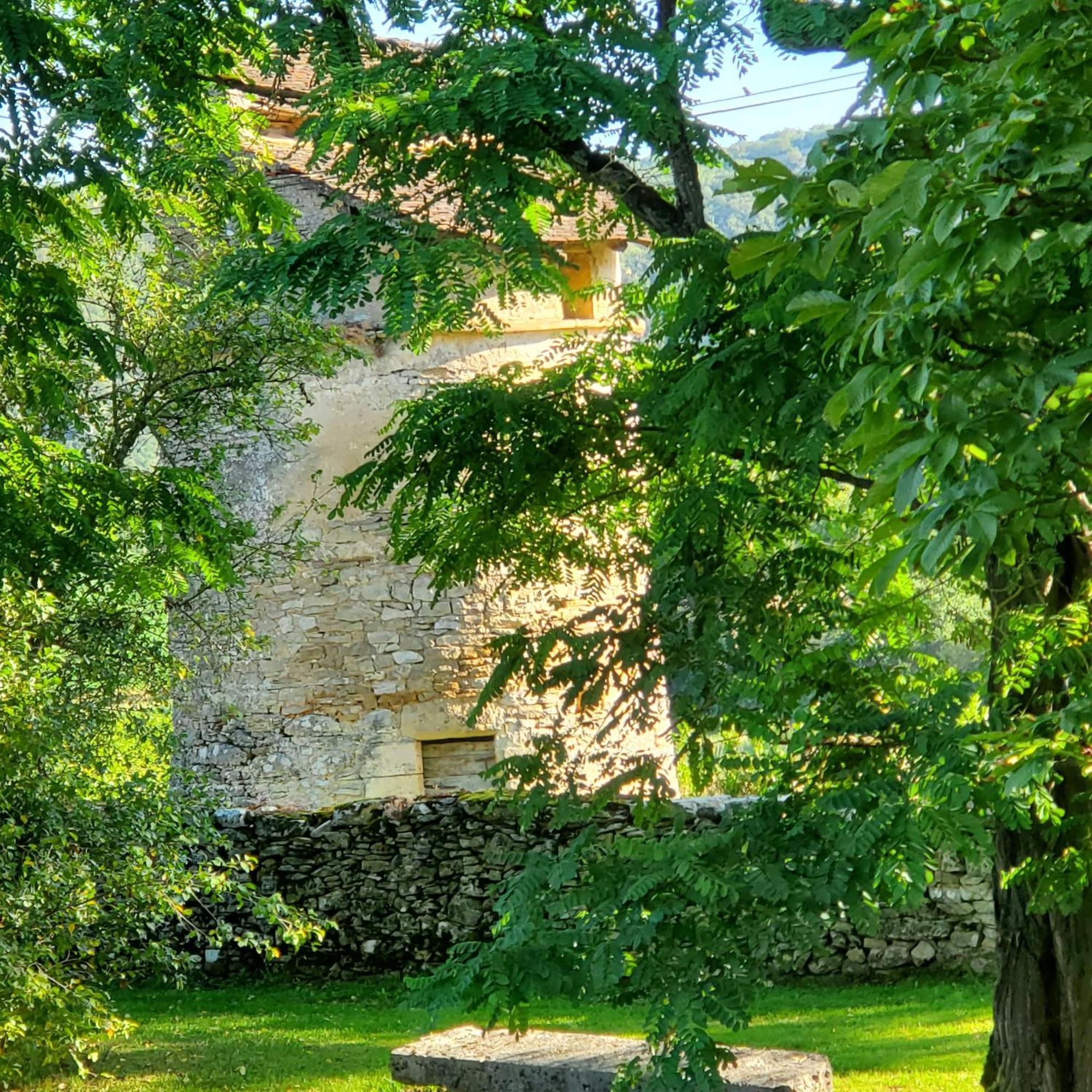 Mas De Garrigue Bed & Breakfast Calvignac Екстериор снимка