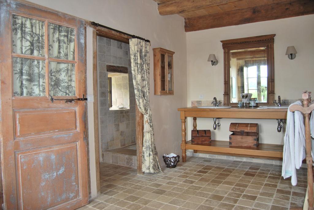 Mas De Garrigue Bed & Breakfast Calvignac Стая снимка