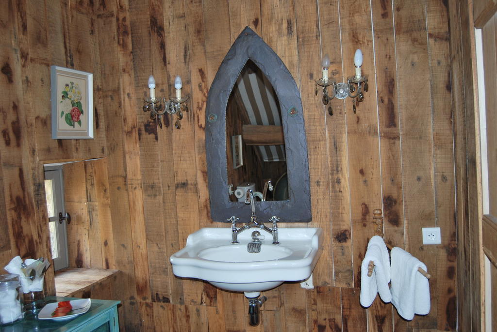 Mas De Garrigue Bed & Breakfast Calvignac Стая снимка