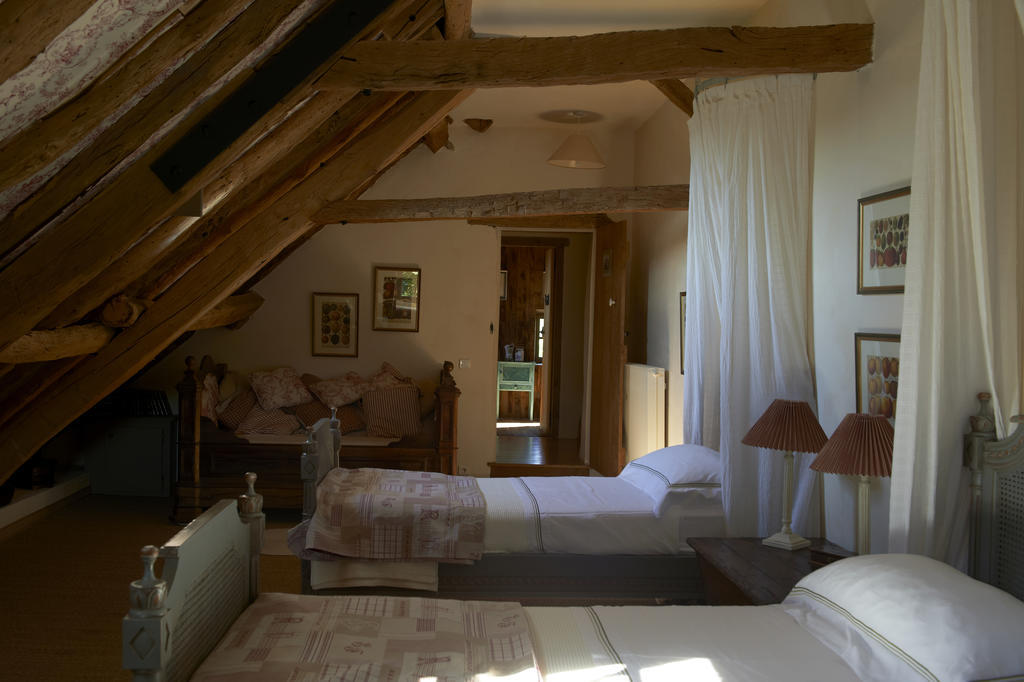 Mas De Garrigue Bed & Breakfast Calvignac Стая снимка