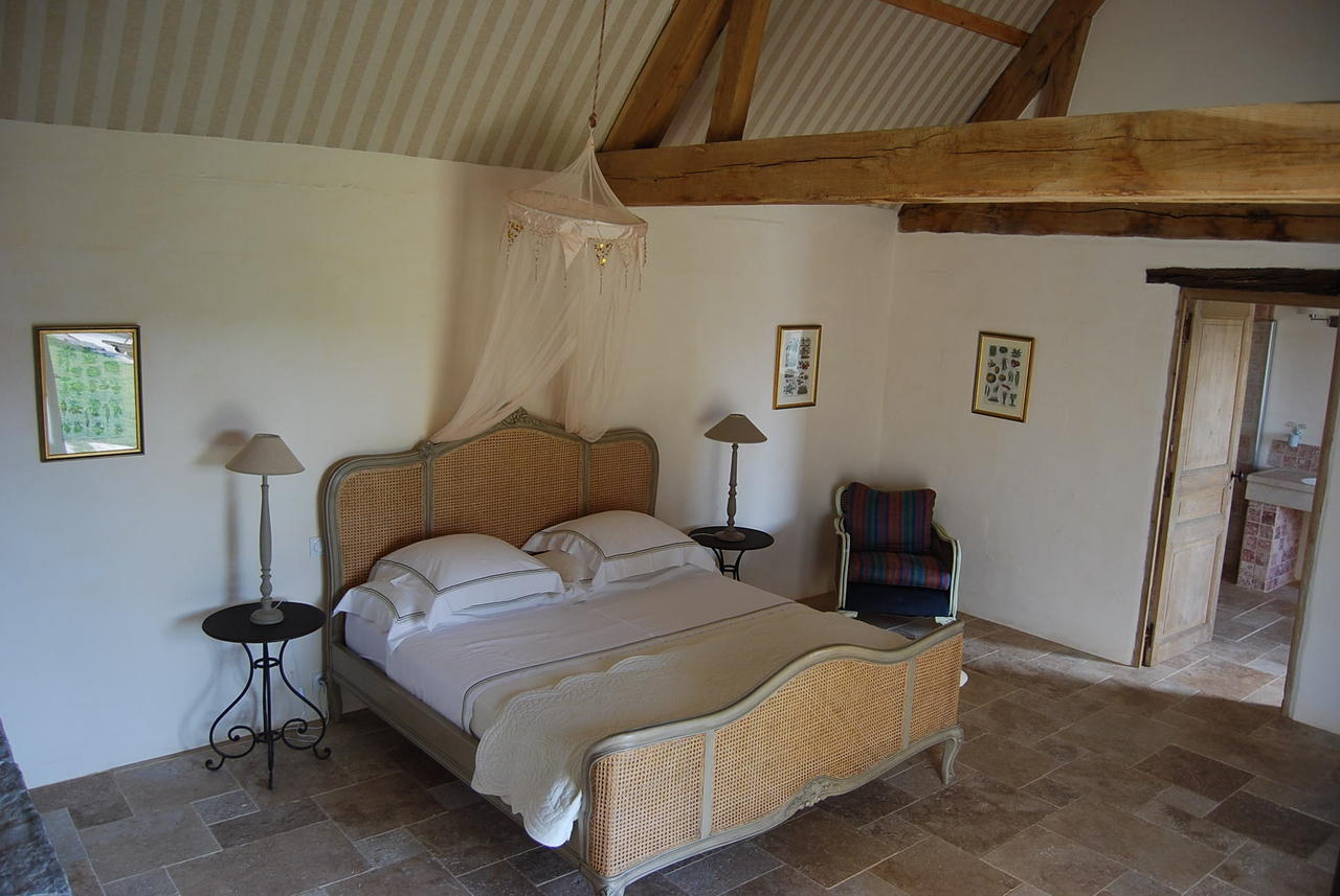 Mas De Garrigue Bed & Breakfast Calvignac Стая снимка